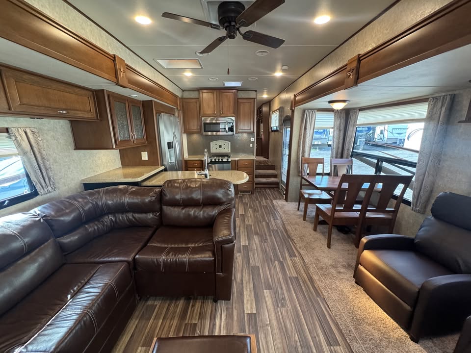 
								2016 Highland Ridge Open Range Roamer 347RES full									