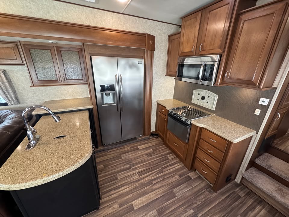 
								2016 Highland Ridge Open Range Roamer 347RES full									
