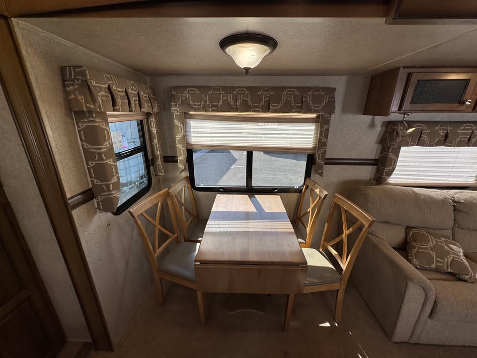 
								2017 Forest River Flagstaff 8528RKWS full									