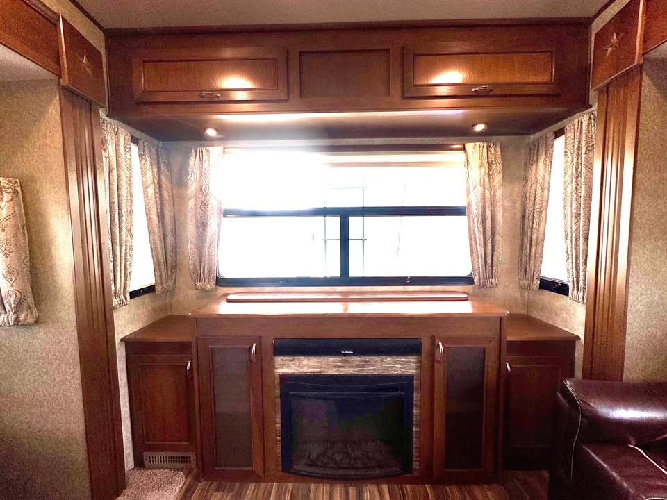 
								2016 Highland Ridge Open Range Roamer 347RES full									