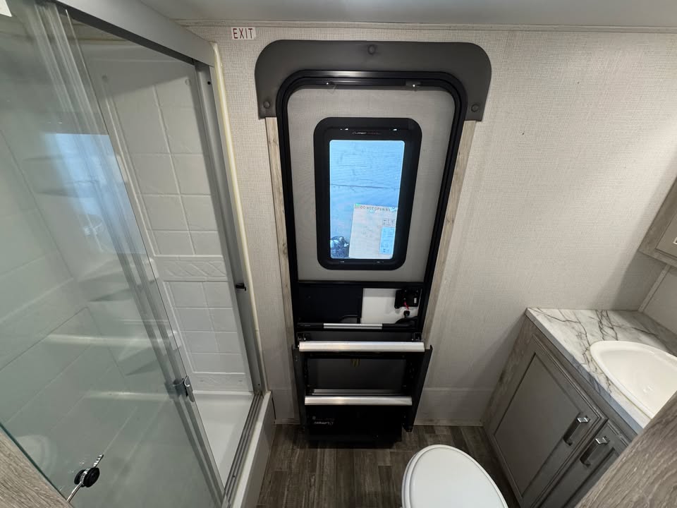 
								2022 Keystone Avalanche 390DS full									