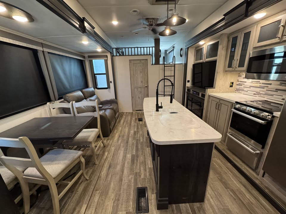 
								2022 Keystone Avalanche 390DS full									