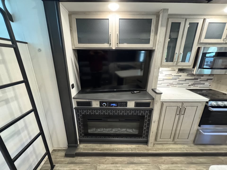 
								2022 Keystone Avalanche 390DS full									
